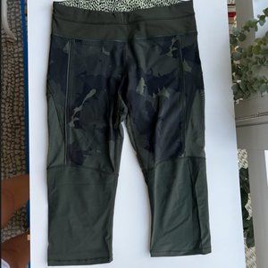 Vintage lululemon army crops